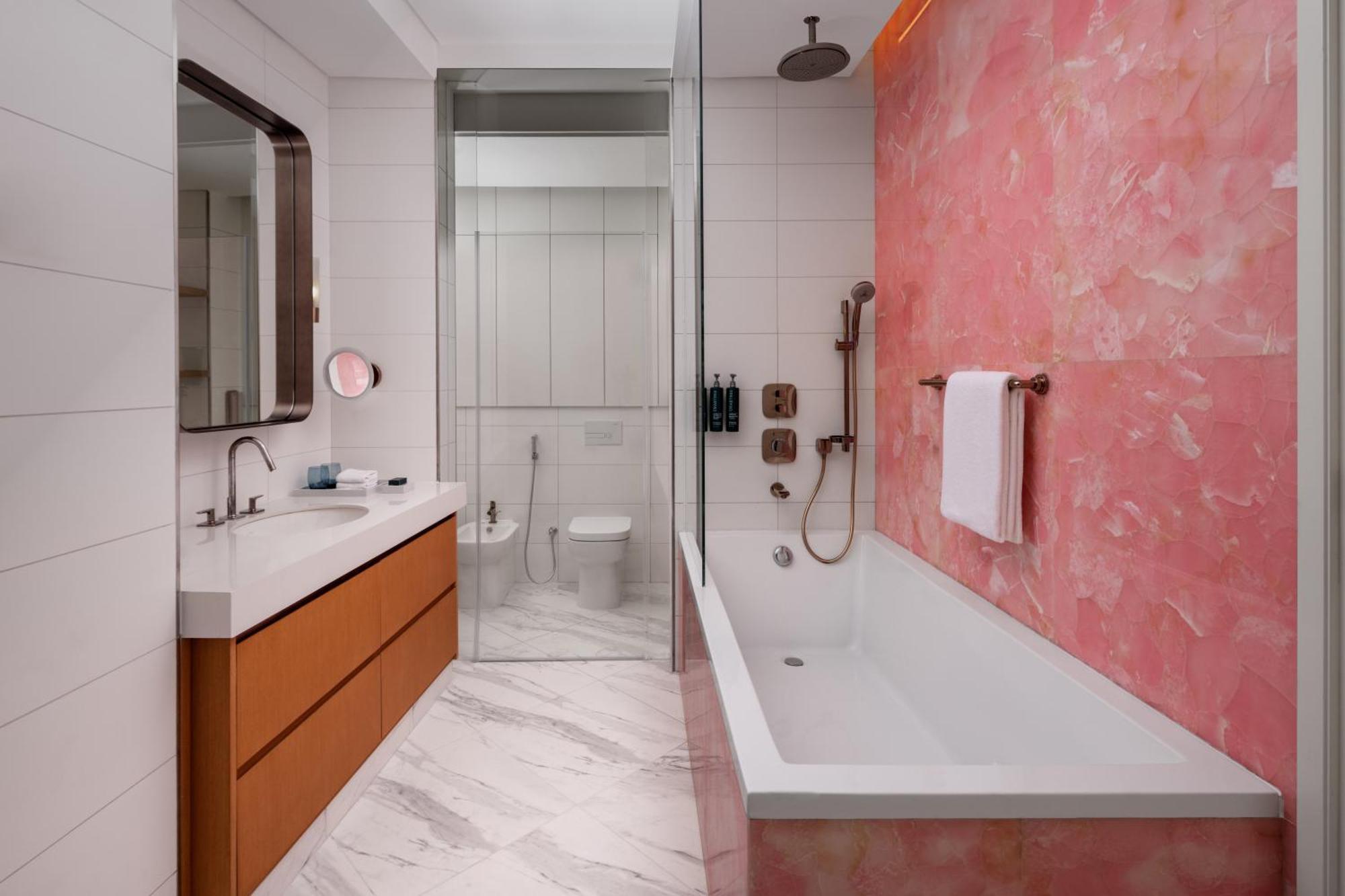 Hilton Dubai Creek Hotel & Residences エクステリア 写真