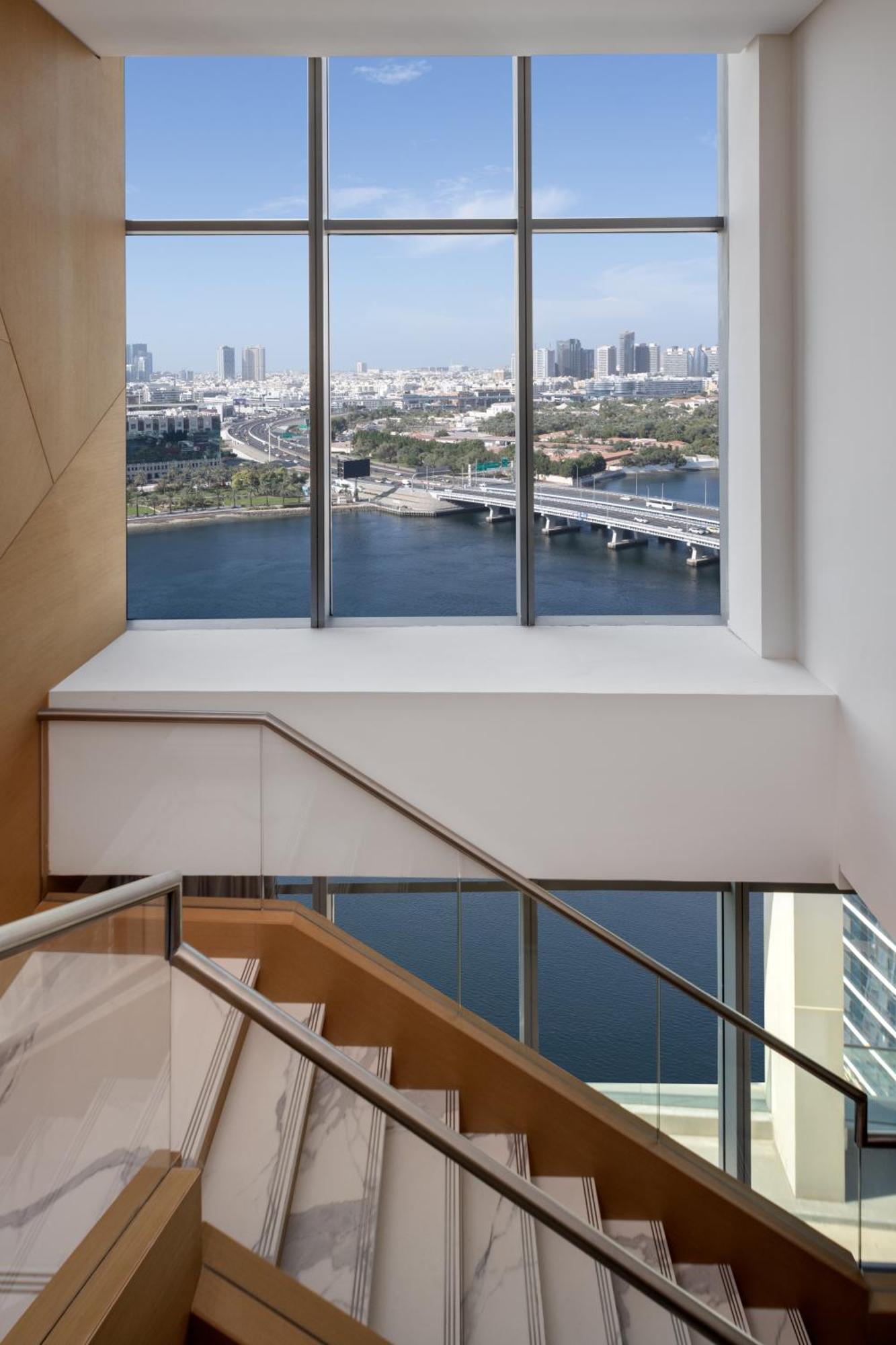 Hilton Dubai Creek Hotel & Residences エクステリア 写真