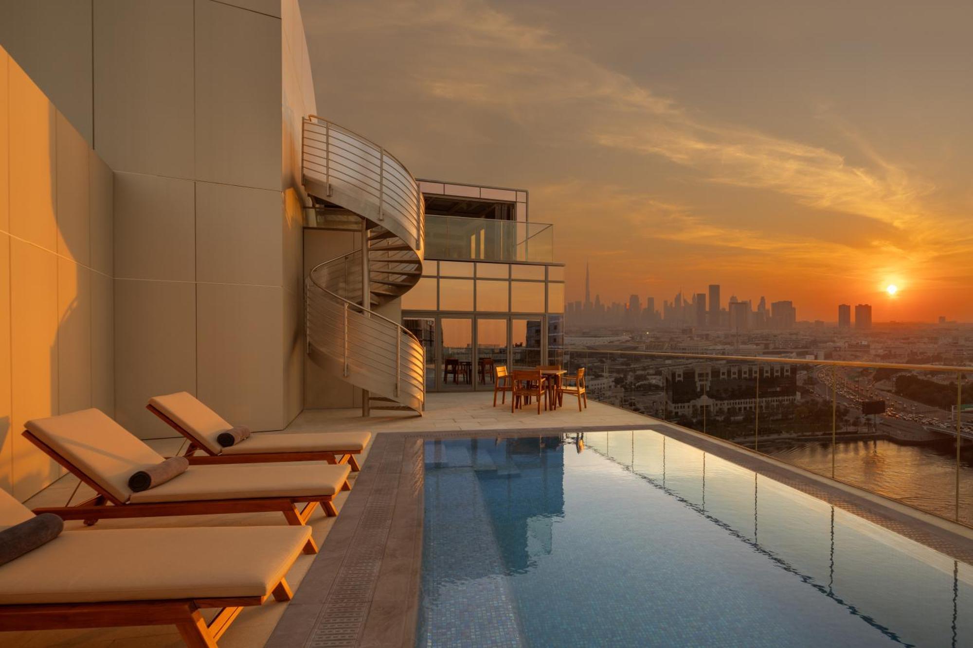 Hilton Dubai Creek Hotel & Residences エクステリア 写真
