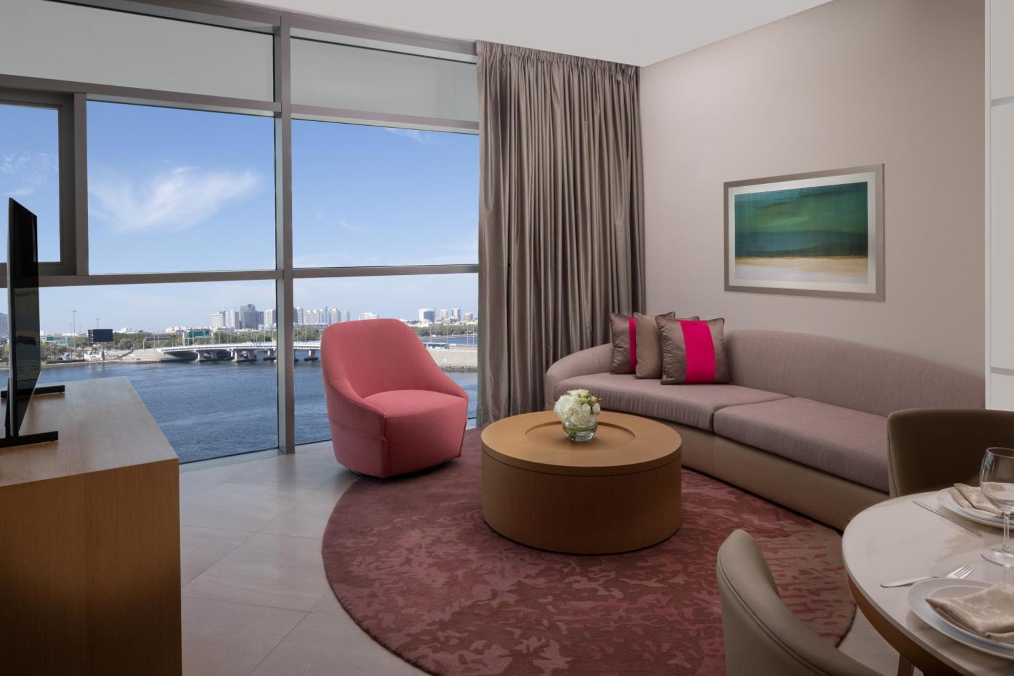 Hilton Dubai Creek Hotel & Residences エクステリア 写真