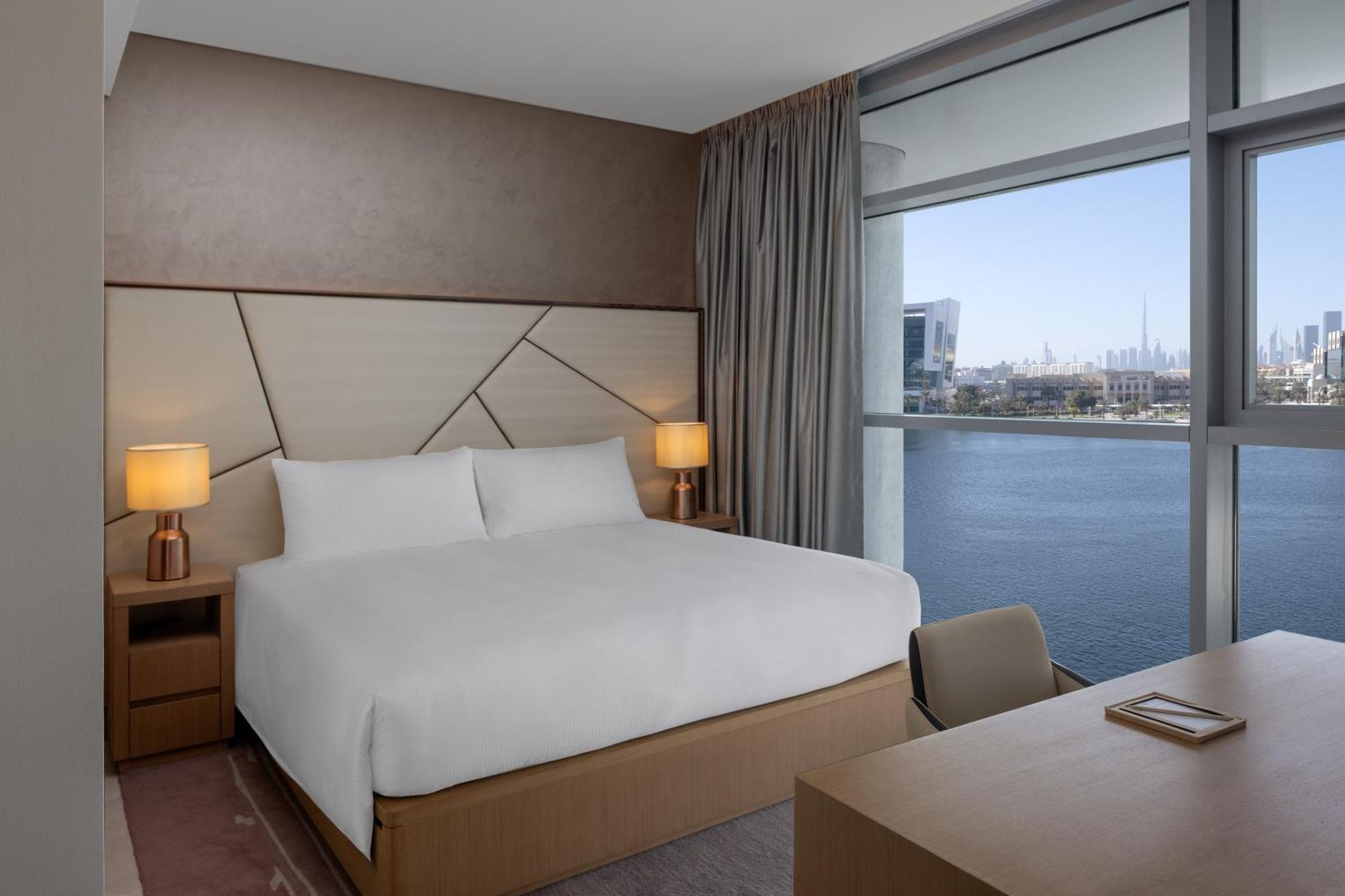 Hilton Dubai Creek Hotel & Residences エクステリア 写真