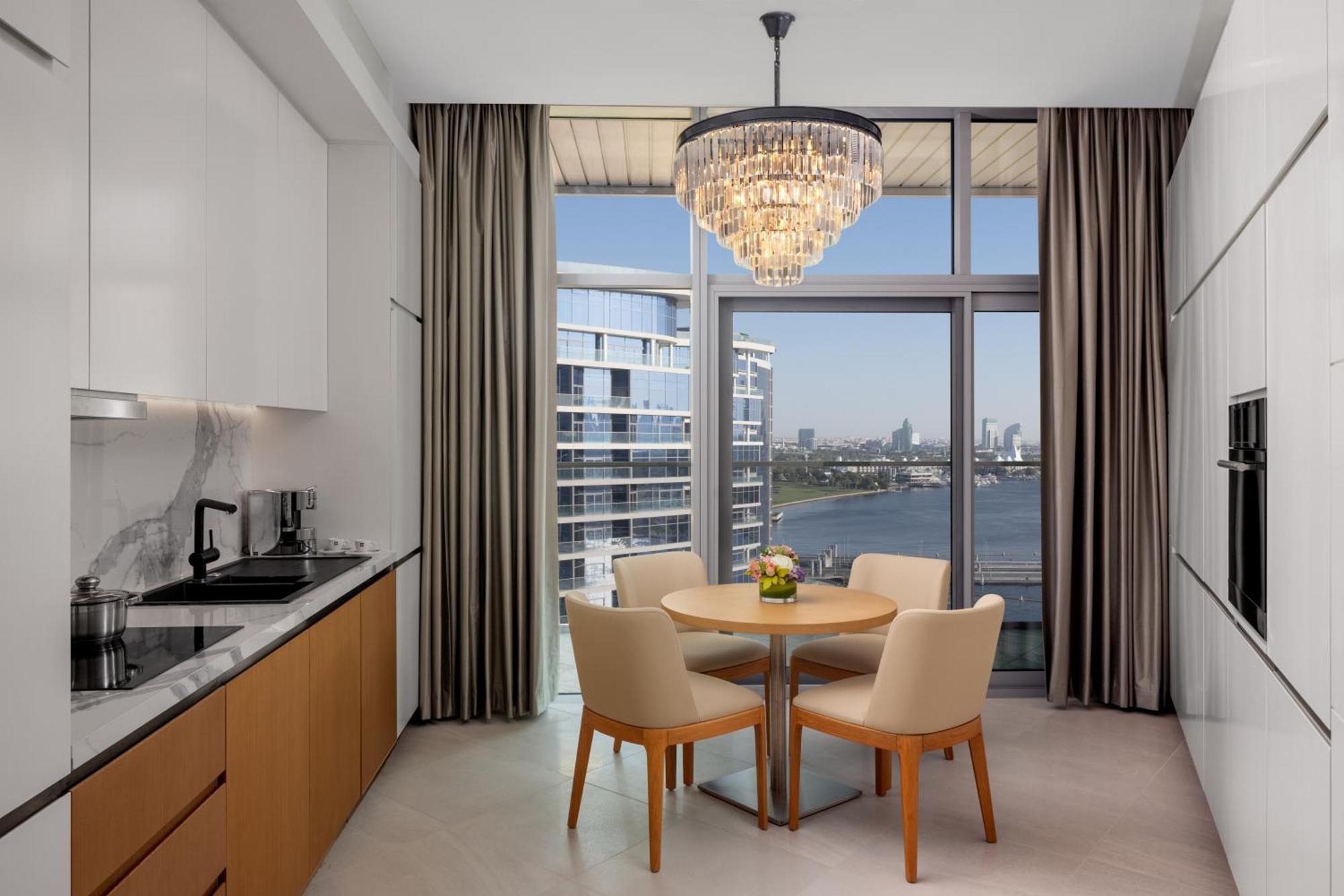 Hilton Dubai Creek Hotel & Residences エクステリア 写真