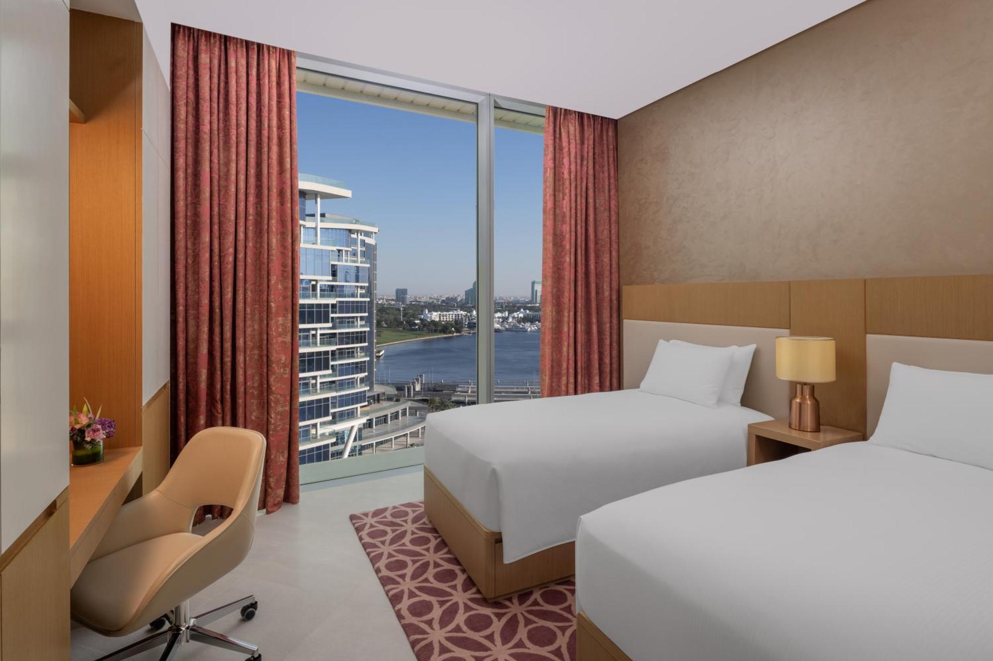 Hilton Dubai Creek Hotel & Residences エクステリア 写真
