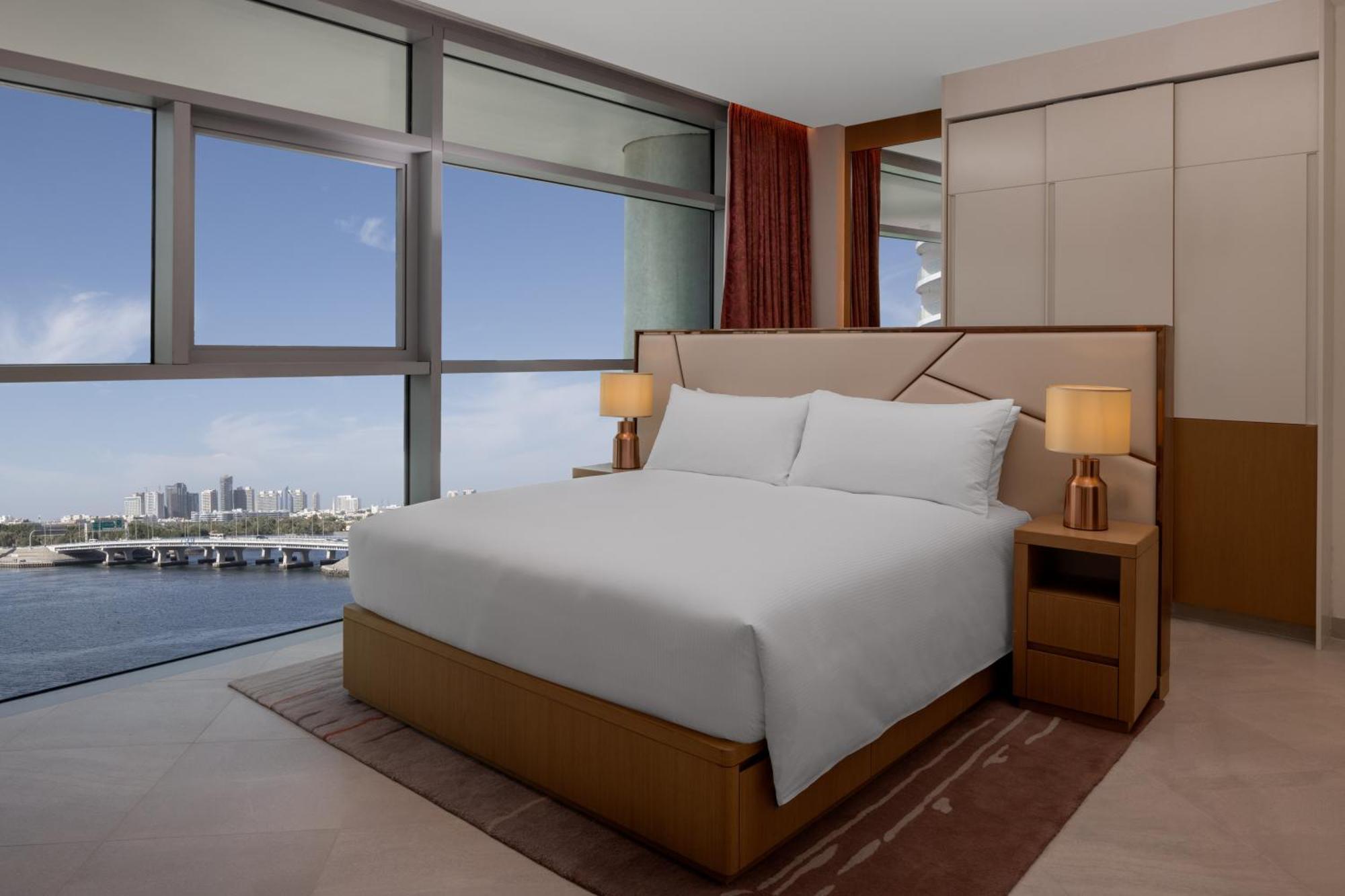 Hilton Dubai Creek Hotel & Residences エクステリア 写真